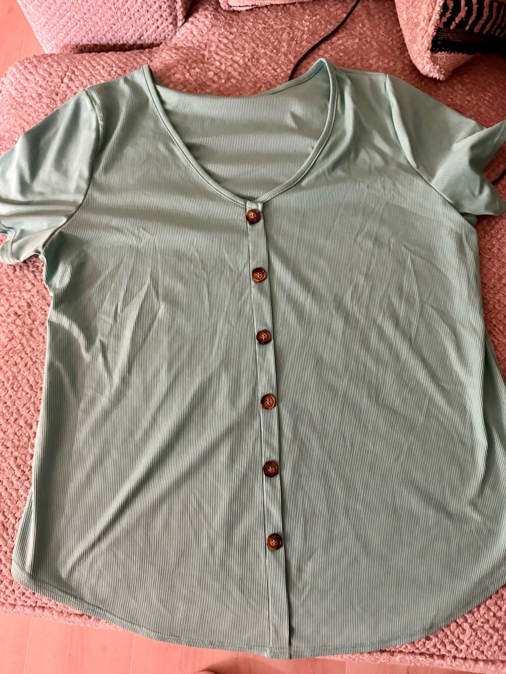 Ladies Mint Green Button-Front V-Neck Top NWOT